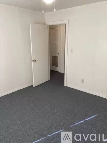 Main picture of 3856 Victory Dr
