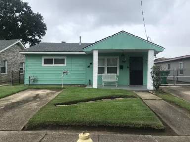 Main picture of 8005 Simon St