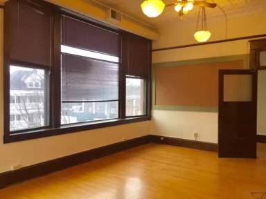 Main picture of 136 Main St