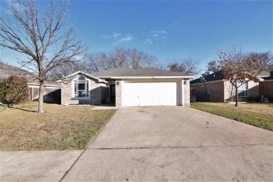Main picture of 111 Burnham Dr