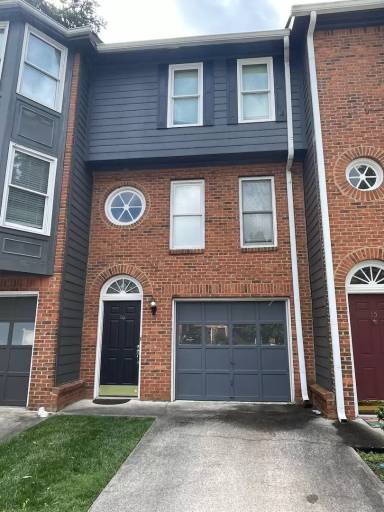 Main picture of 428 Page Ave NE