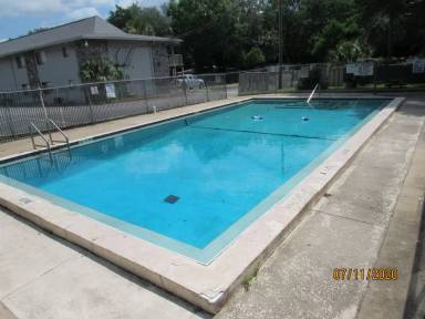 Main picture of College Park Condominiums