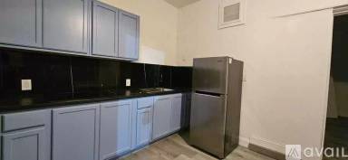 Main picture of 2822 Pine Tree Dr