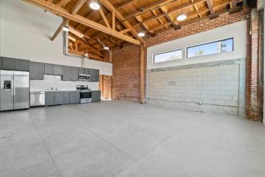 Main picture of 1901 S Pacific Ave
