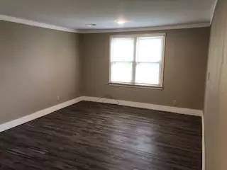 Main picture of 842 E Jackson Blvd