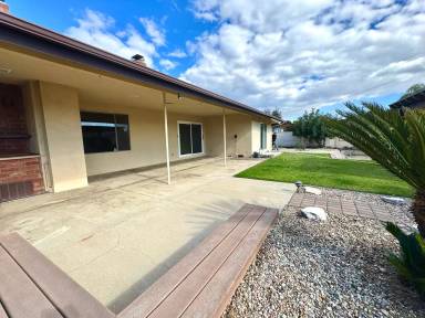 Main picture of 320 Teasdale Dr