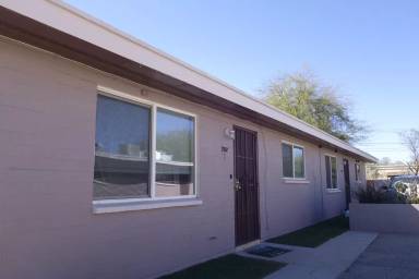Main picture of 2952 N Sparkman Blvd