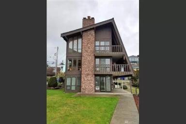Main picture of 3030 Alki Ave SW