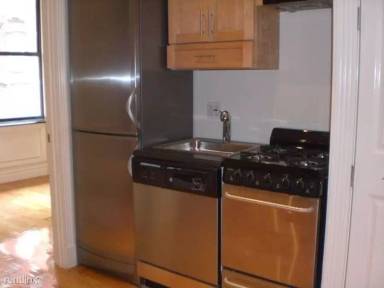 Main picture of 47 E 1st St