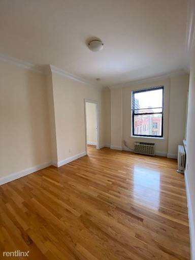 Main picture of 200 Riverside Dr