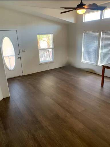 Main picture of 123 Airway Blvd
