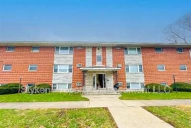 Main picture of 390 W Walnut St