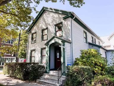 Main picture of 212 W Buffalo St