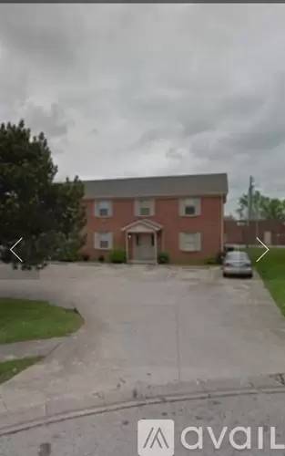 Main picture of 100 Maplehill Dr