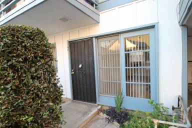 Main picture of 429 N Los Robles Ave