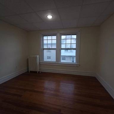 Main picture of 1126 W Allen St