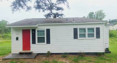 Main picture of 313 E Gibbs St