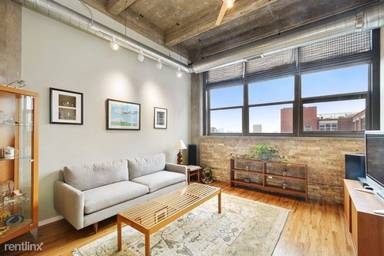 Main picture of 1735 N Paulina St