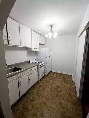 Main picture of 3102 Eastchester Rd