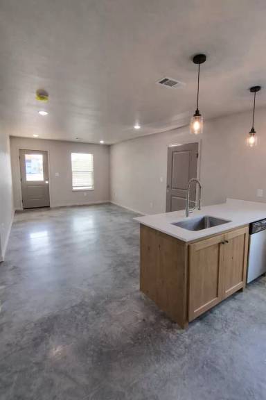Main picture of 5226 S 33rd St