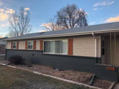 Main picture of 2832 W Lake St