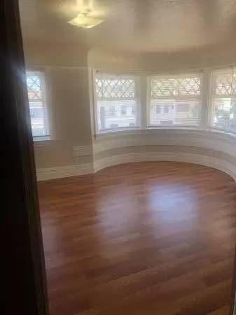 Main picture of 518 W MacArthur Blvd