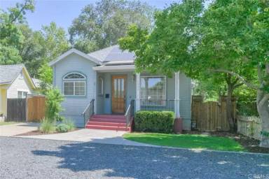 Main picture of 1524 Spruce Ave