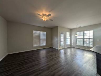 Main picture of 184 Gresham Ln