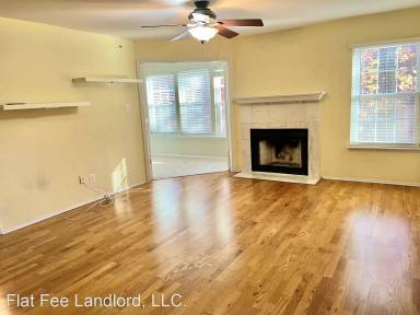 Main picture of The Pointe At Park Center