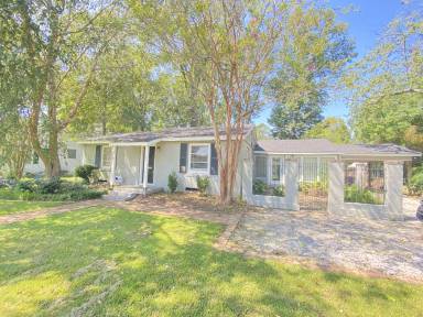 Main picture of 312 Marion Dr