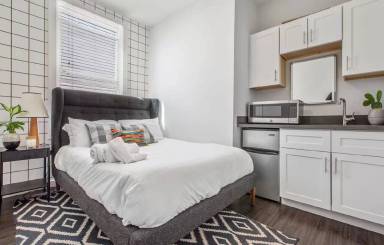 Main picture of 2072 Mission St