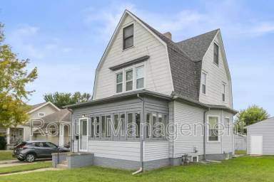 Main picture of 2250 Florence Blvd