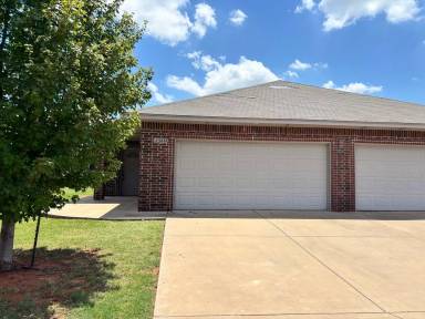 Main picture of 1305 Garden Gate Dr