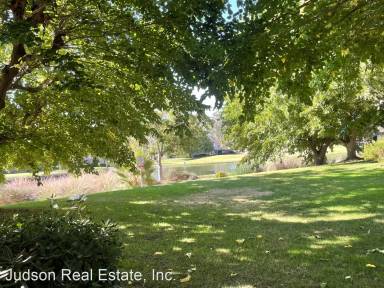 Main picture of 23889 Green Haven Ln