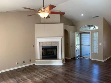 Main picture of 203 Legacy Ln