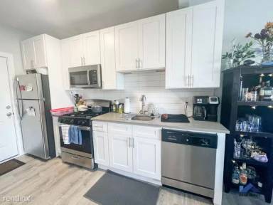 Main picture of 3110 N Milwaukee Ave