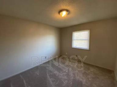 Main picture of 3310 SE 5th St