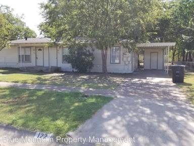 Main picture of 122 Ramsey Ave