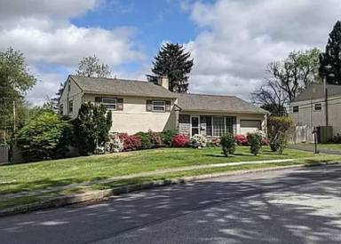 Main picture of 300 Adams Rd