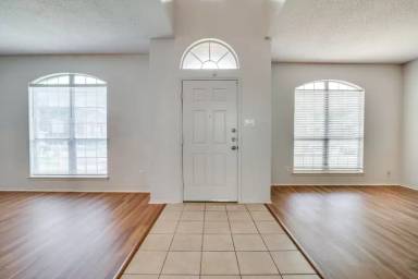 Main picture of 2401 Redfield Dr