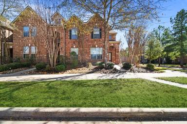 Main picture of 153 E Montfair Blvd