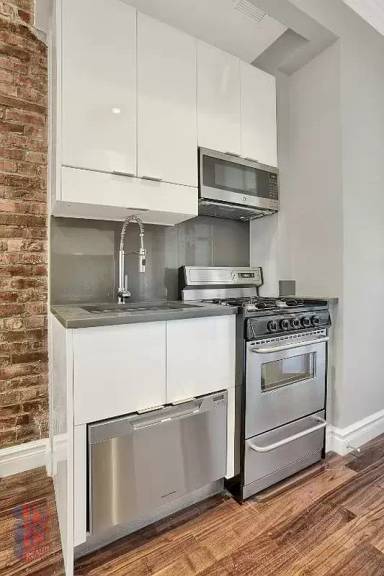 Main picture of 124 Ridge St