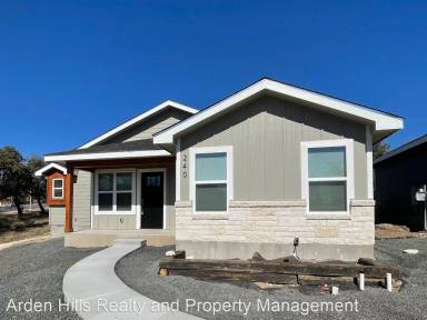 Main picture of 240 Pin Oak Way