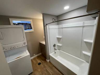 Main picture of 205 8th Ave SW