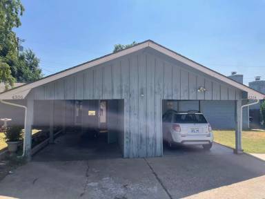 Main picture of 4306 N Portland Ave