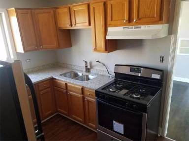 Main picture of 2030 E 72nd Pl