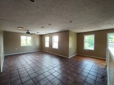 Main picture of 319 E 12th St