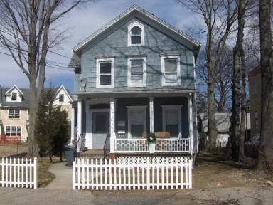 Main picture of 2 1/2 Jefferson St