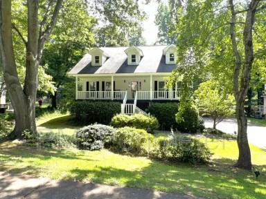 Main picture of 3324 Devaughn Dr NE