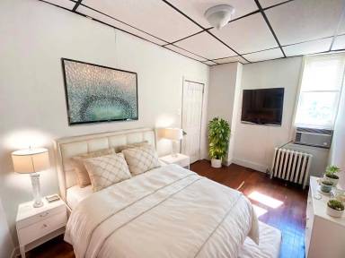 Main picture of 534 E Indiana Ave